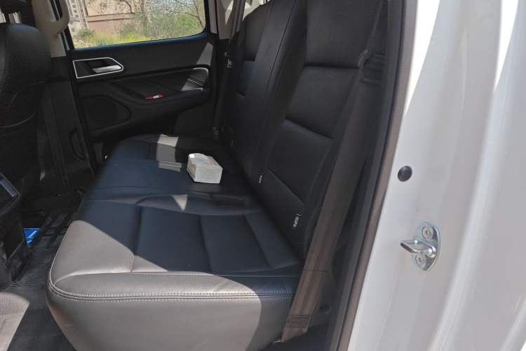 Used Great Wall Poer 2023 2.0T Commercial Version Automatic Diesel 4x4 Elite Long-Box GW4D20M Left Rear Seat