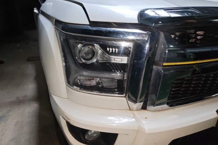 Used Great Wall Poer 2023 2.0T Commercial Version Automatic Diesel Two-Wheel Drive Elite Trim with Long Bed – GW4D20M Right Front Headlight