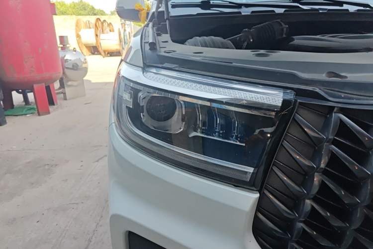 Used Great Wall Poer 2023 2.0T Commercial Version Automatic Diesel 4x4 Elite Long-Box GW4D20M Right Front Headlight