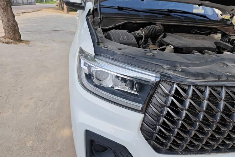 Used Great Wall Poer 2023 2.0T Commercial Version Automatic Diesel Two-Wheel Drive Elite Trim with Long Bed – GW4D20M Right Front Headlight