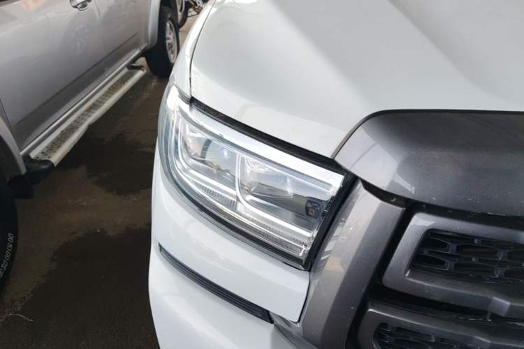 Used Great Wall Poer 2023 2.0T Passenger Version Automatic Diesel 4x4 Comfort Trim – GW4D20M Right Front Headlight