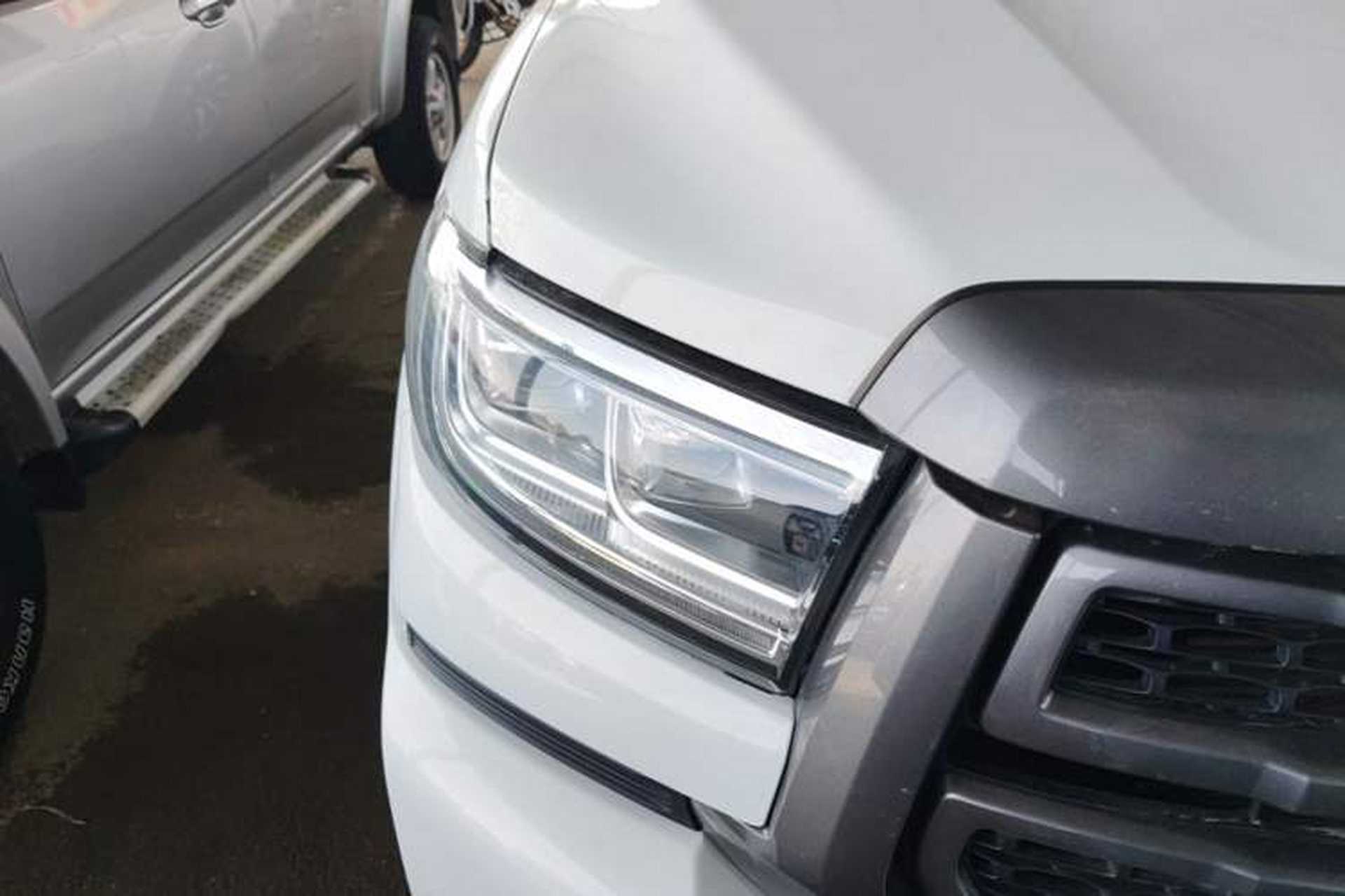 Used Great Wall Poer 2023 2.0T Passenger Version Automatic Diesel 4x4 Comfort Trim – GW4D20M Right Front Headlight