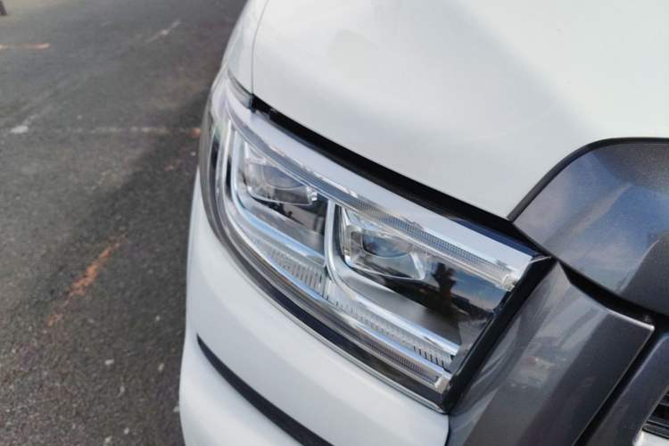 Used Great Wall Poer 2023 2.0T Passenger Version Automatic Diesel 4x4 Comfort Trim – GW4D20M Right Front Headlight