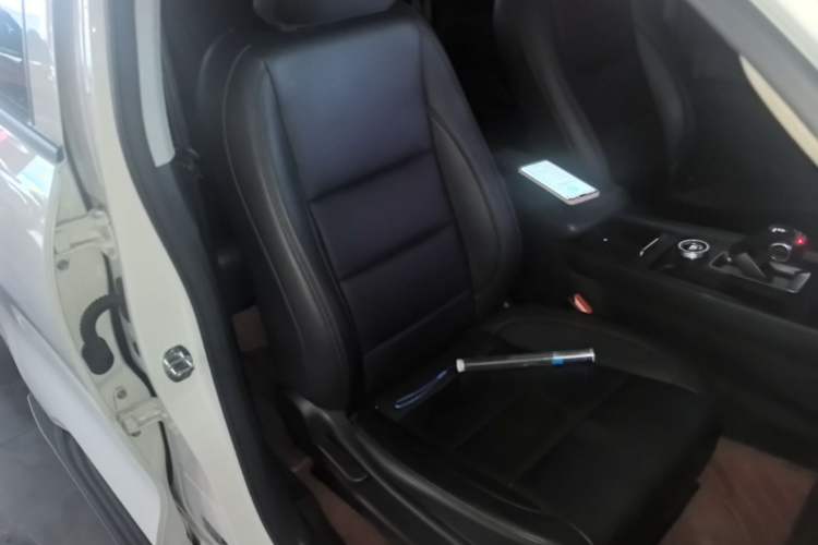 Used Great Wall Poer 2023 2.0T Commercial Version Automatic Diesel Two-Wheel Drive Elite Trim with Long Bed – GW4D20M Right Front Seat