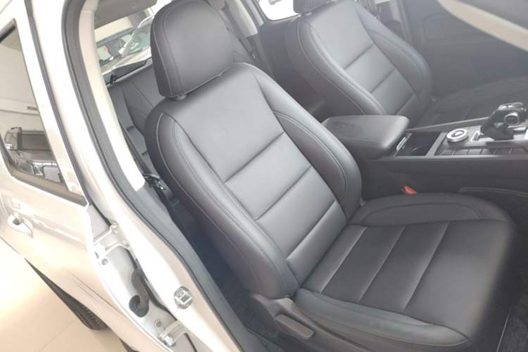 Used Great Wall Poer 2023 2.0T Commercial Version Automatic Gasoline Two-Wheel Drive Elite Trim with Long Bed – GW4C20B Right Front Seat