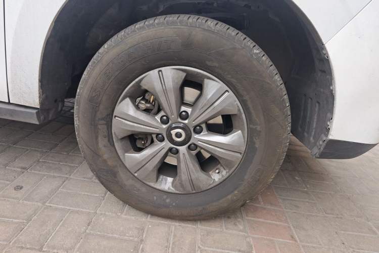 Used Great Wall Poer 2023 2.0T Commercial Version Automatic Diesel 4x4 Long Bed Business-Grade Model Right Front Wheel Hub