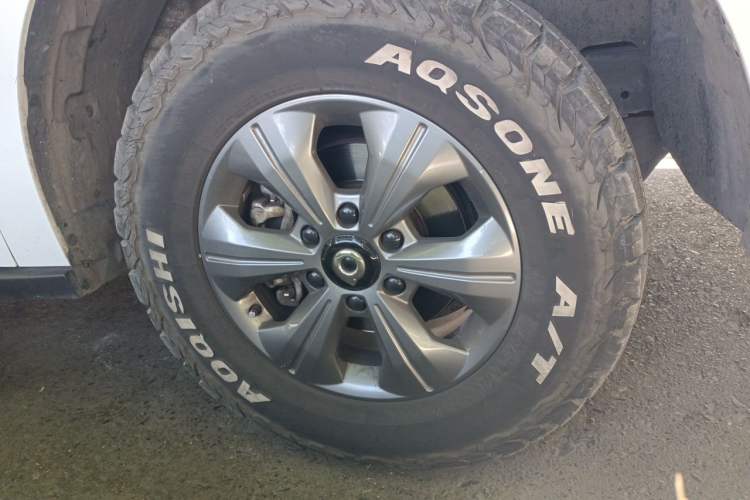 Used Great Wall Poer 2023 2.0T Commercial Version Manual Diesel 4x4 Elite Long-Box GW4D20M Right Front Wheel Hub
