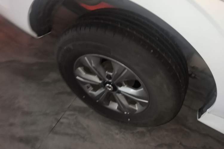 Used Great Wall Poer 2023 2.0T Commercial Version Automatic Diesel Two-Wheel Drive Elite Trim with Long Bed – GW4D20M Right Rear Wheel Hub
