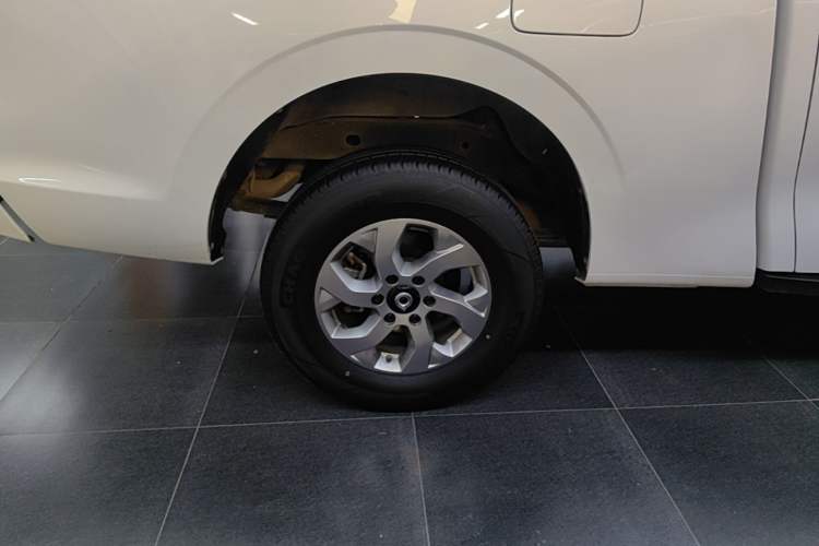 Used Great Wall Poer 2023 2.0T Commercial Version Automatic Diesel 4x4 Navigation Type Long Bed GW4D20M Right Rear Wheel Hub