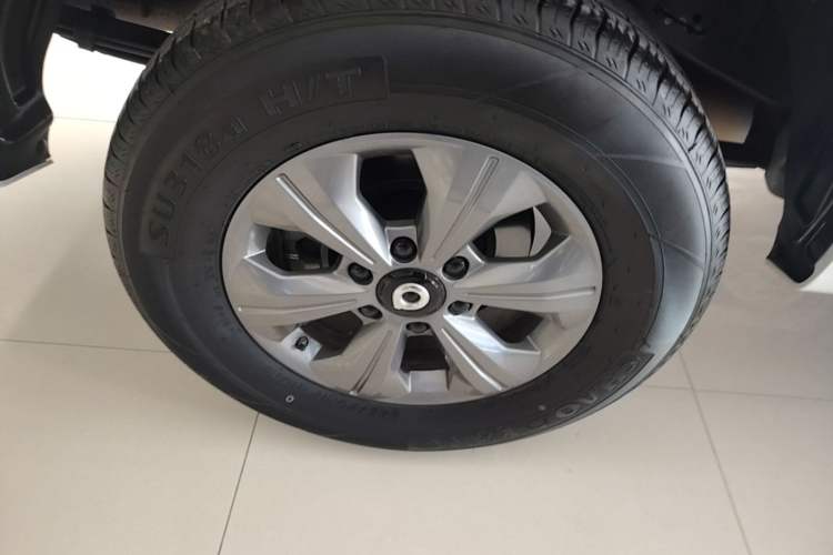 Used Great Wall Poer 2023 2.0T Commercial Version Automatic Gasoline Two-Wheel Drive Elite Trim with Long Bed – GW4C20B Right Rear Wheel Hub