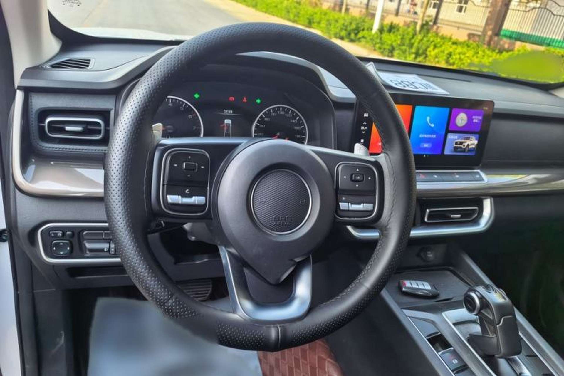 Used Great Wall Poer 2023 2.0T Commercial Version Automatic Gasoline Two-Wheel Drive Elite Trim with Long Bed – GW4C20B Steering Wheel