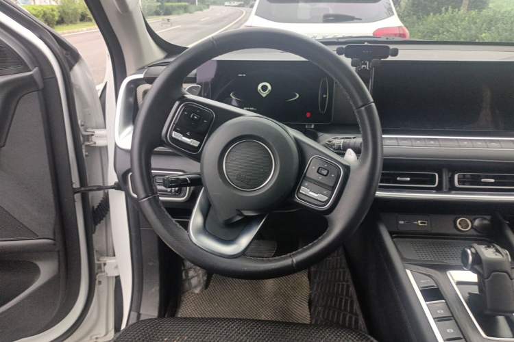 Used Great Wall Poer 2023 2.0T Passenger Version Automatic Gasoline Two-Wheel Drive Comfort Trim – GW4C20B Steering Wheel