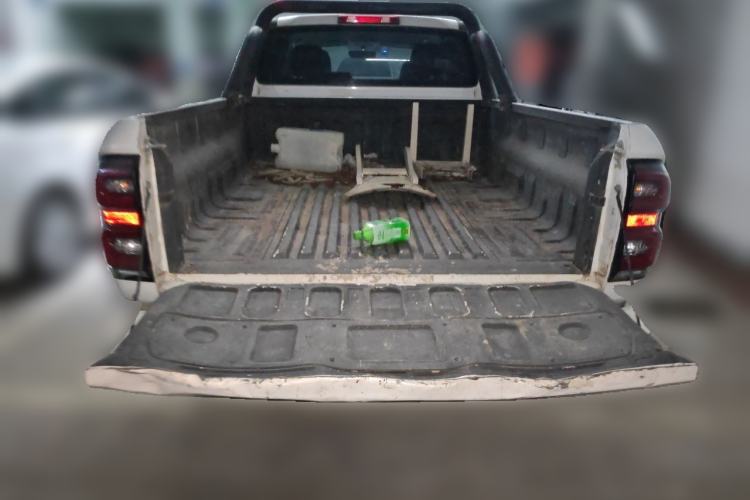 Used Great Wall Poer 2023 2.0T Commercial Version Automatic Diesel Two-Wheel Drive Elite Trim with Long Bed – GW4D20M Trunk