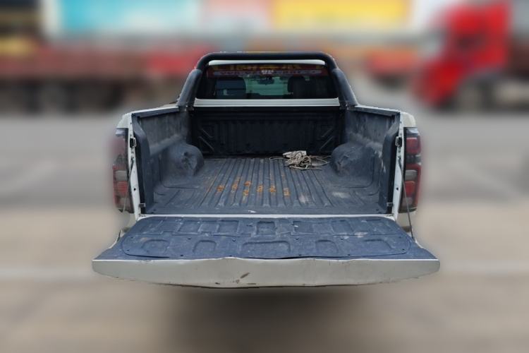 Used Great Wall Poer 2023 2.0T Commercial Version Automatic Diesel 4x4 Elite Standard Box GW4D20M Trunk