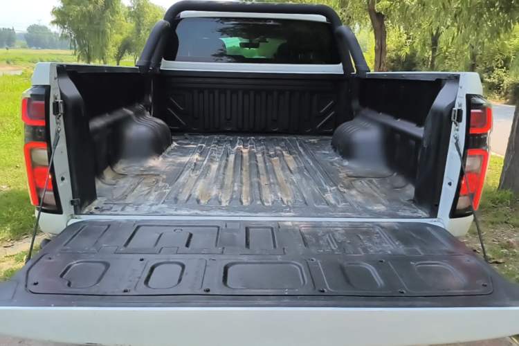 Used Great Wall Poer 2023 2.0T Commercial Version Automatic Gasoline 4x4 Elite Long-Box GW4C20B Trunk