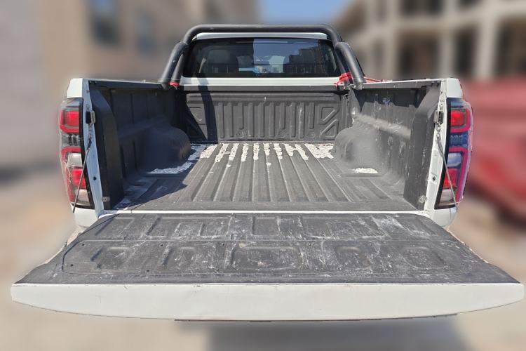Used Great Wall Poer 2023 2.0T Commercial Version Automatic Diesel 4x4 Elite Long-Box GW4D20M Trunk