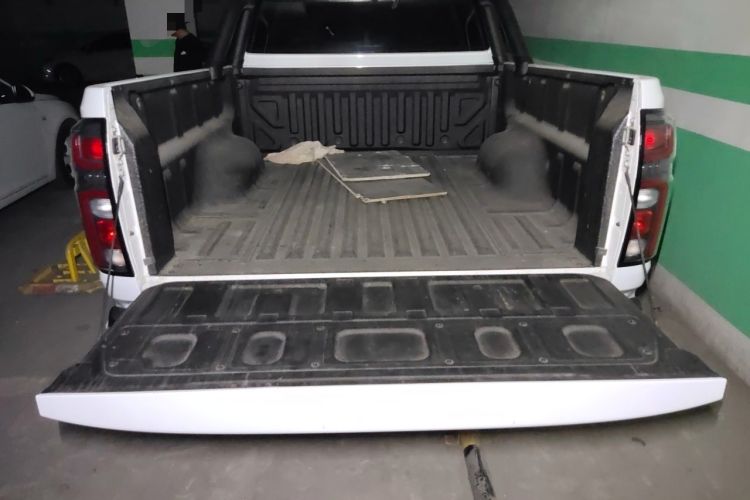 Used Great Wall Poer 2023 2.0T Commercial Version Automatic Gasoline Two-Wheel Drive Elite Trim with Long Bed – GW4C20B Trunk
