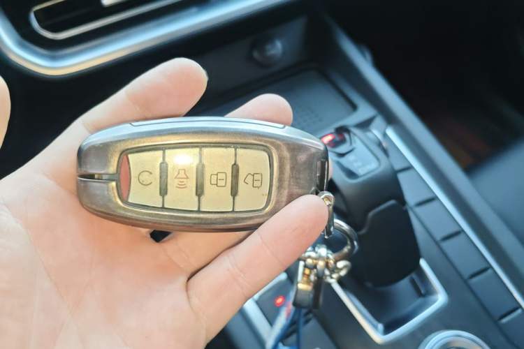 Used Great Wall Poer 2023 2.0T Passenger Version Automatic Gasoline Two-Wheel Drive Comfort Trim – GW4C20B Vehicle Key