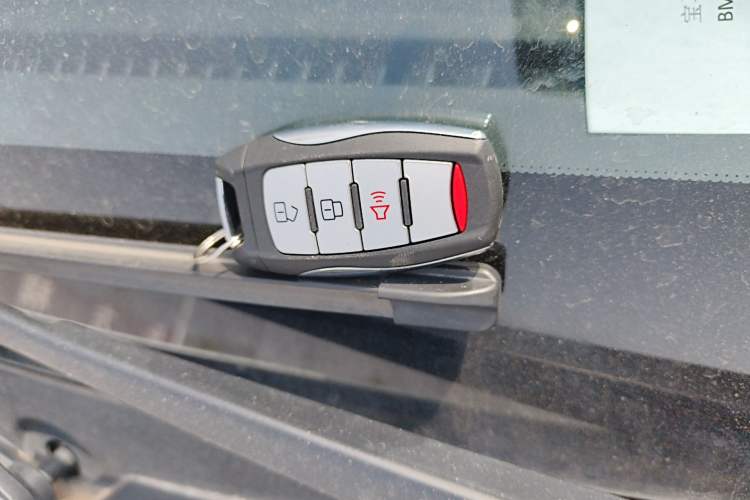 Used Great Wall Poer 2023 2.0T Commercial Version Automatic Diesel 4x4 Elite Long-Box GW4D20M Vehicle Key