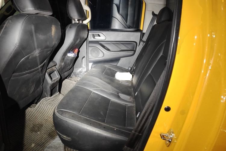 Used Great Wall Poer 2023 2.0T Commercial Version Automatic Diesel Two-Wheel Drive Elite Trim with Long Bed – GW4D20M Left Rear Seat