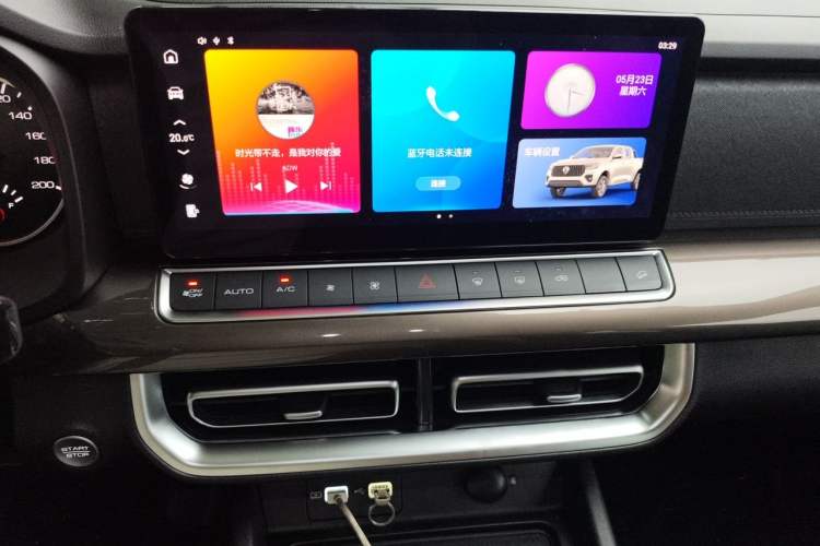 Used Great Wall Poer 2024 2.4T Commercial Version Automatic Diesel 4x4 Elite Edition Audio And AC Panel