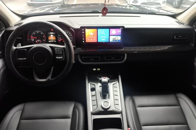 Used Great Wall Poer 2024 2.4T Commercial Version Automatic Diesel 4x4 Elite Edition Center Console