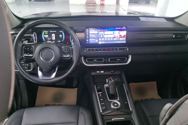 Used Great Wall Poer 2024 2.4T Passenger Version Automatic Diesel 4x4 Comfort Trim Center Console