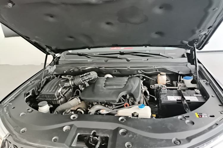 Used Great Wall Poer 2024 2.4T Commercial Version Automatic Diesel Two-Wheel Drive Elite Edition Engine Bay