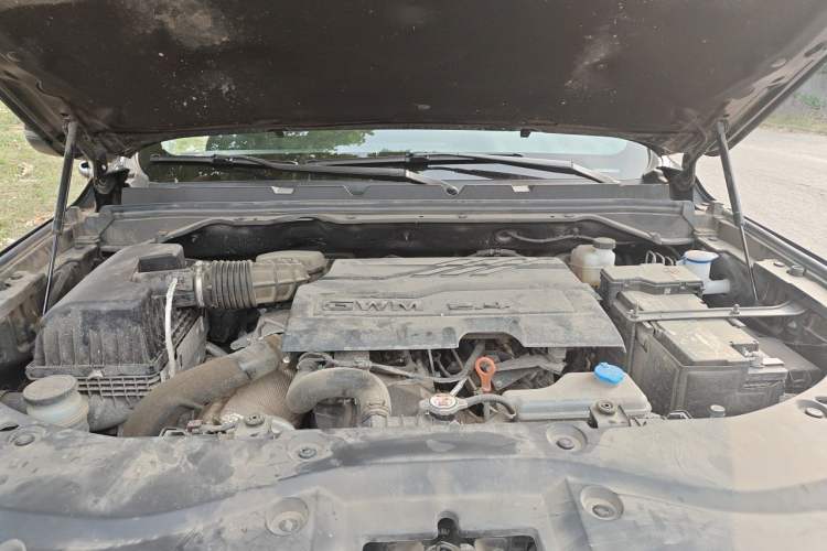 Used Great Wall Poer 2024 2.4T Commercial Version Automatic Diesel Two-Wheel Drive Elite Edition Engine Bay