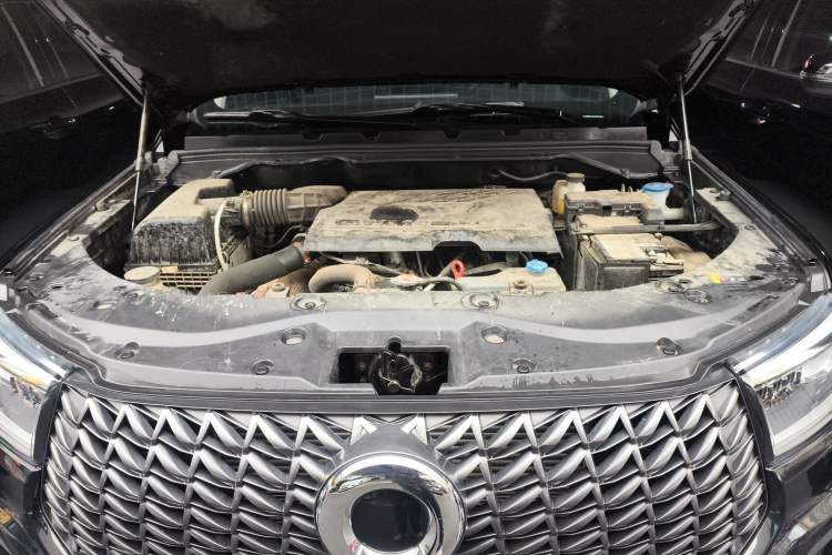 Used Great Wall Poer 2024 2.4T Commercial Version Automatic Diesel 4x4 Elite Edition Engine Bay