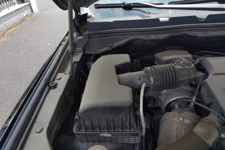 Used Great Wall Poer 2024 2.4T Commercial Version Automatic Diesel 4x4 Elite Edition Engine Bay Right