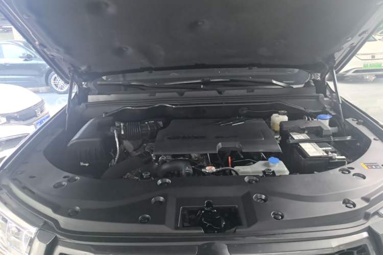 Used Great Wall Poer 2024 2.4T Passenger Version Automatic Diesel 4x4 Comfort Trim Engine Bay