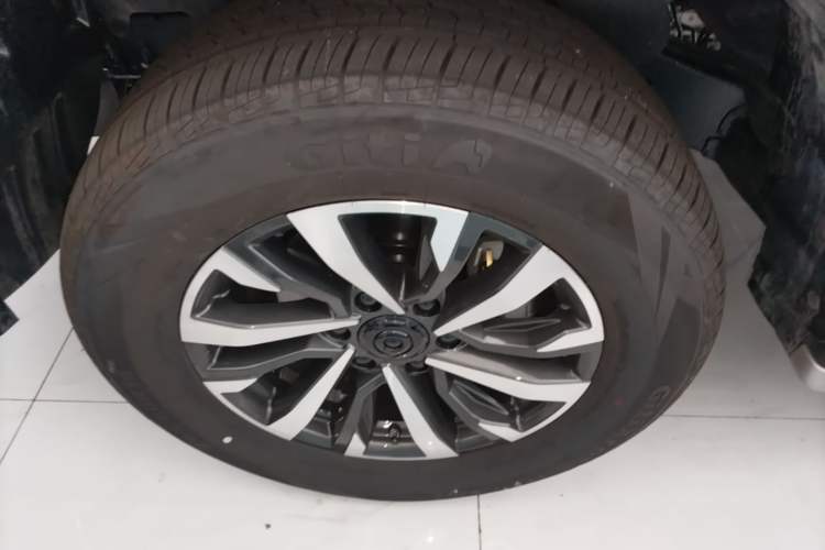 Used Great Wall Poer 2024 2.4T Passenger Version Automatic Diesel Two-Wheel Drive Comfort Edition Exterior 4