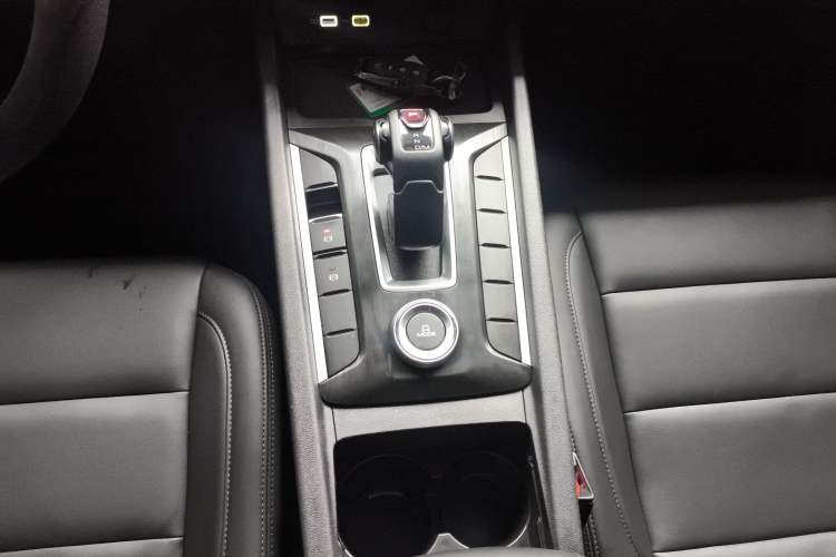 Used Great Wall Poer 2024 2.4T Commercial Version Automatic Diesel 4x4 Elite Edition Gear Lever