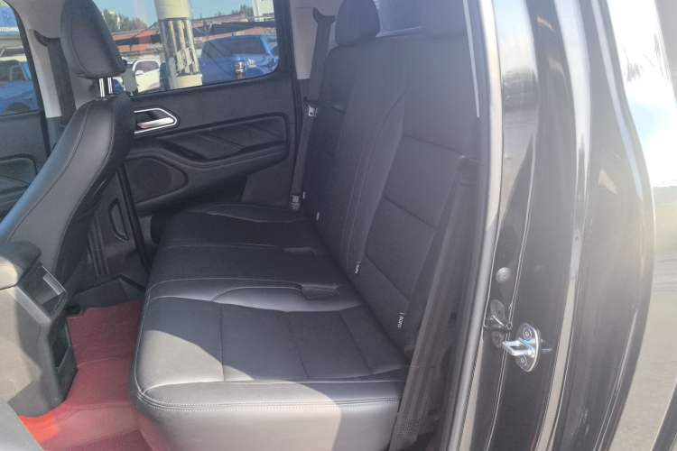 Used Great Wall Poer 2024 2.4T Commercial Version Automatic Diesel 4x4 Elite Edition Interior 1