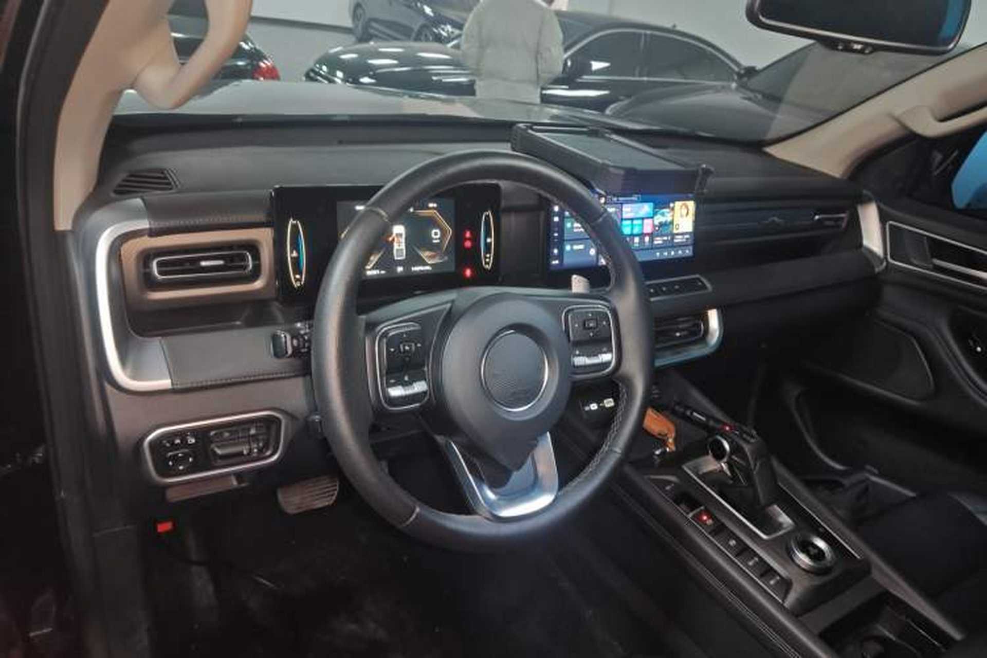 Used Great Wall Poer 2024 2.4T Passenger Version Automatic Diesel 4x4 Comfort Trim Interior 2