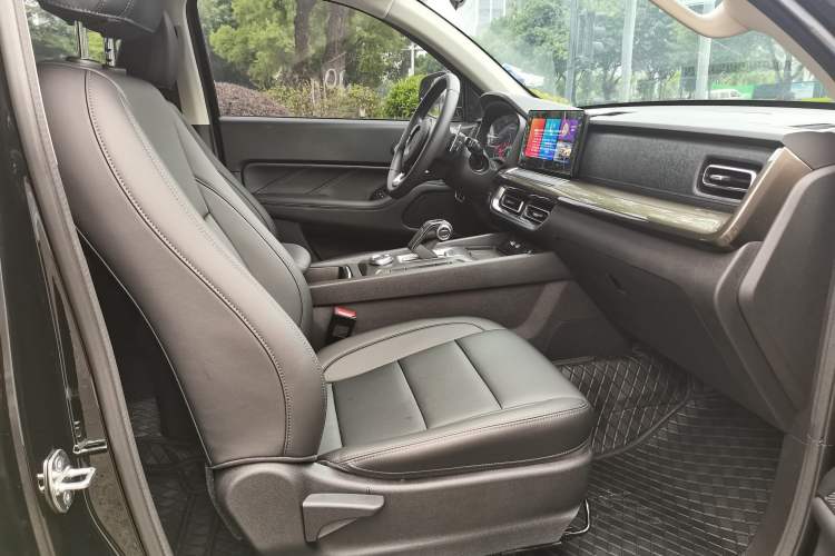 Used Great Wall Poer 2024 2.4T Commercial Version Automatic Diesel Two-Wheel Drive Elite Edition Interior 3