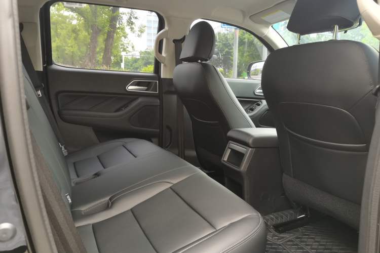 Used Great Wall Poer 2024 2.4T Commercial Version Automatic Diesel Two-Wheel Drive Elite Edition Interior 6