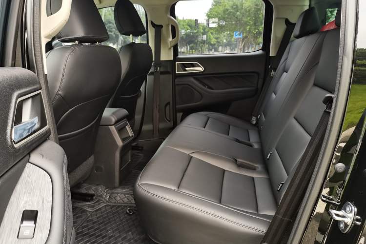 Used Great Wall Poer 2024 2.4T Commercial Version Automatic Diesel Two-Wheel Drive Elite Edition Interior 8