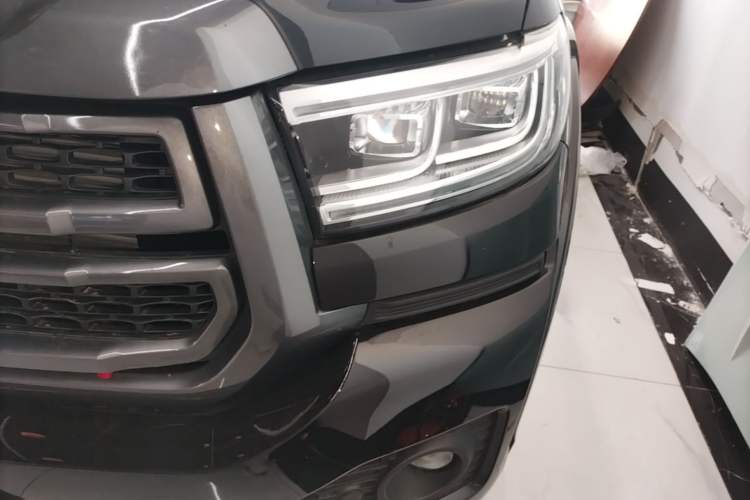 Used Great Wall Poer 2024 2.4T Passenger Version Automatic Diesel Two-Wheel Drive Comfort Edition Left Front Headlight