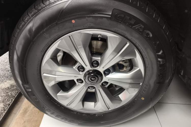 Used Great Wall Poer 2024 2.4T Commercial Version Automatic Diesel 4x4 Elite Edition Left Front Wheel Hub