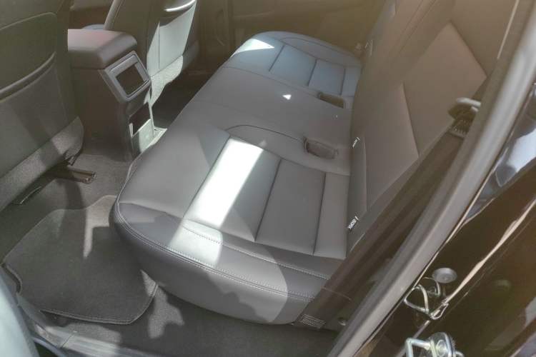 Used Great Wall Poer 2024 2.4T Commercial Version Automatic Diesel 4x4 Elite Edition Left Rear Seat