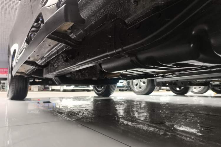 Used Great Wall Poer 2024 2.4T Commercial Version Automatic Diesel 4x4 Elite Edition Left Side Sill