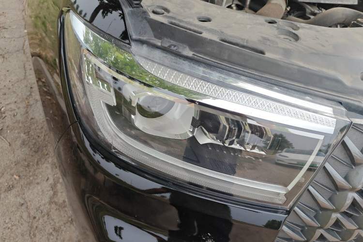 Used Great Wall Poer 2024 2.4T Commercial Version Automatic Diesel Two-Wheel Drive Elite Edition Right Front Headlight