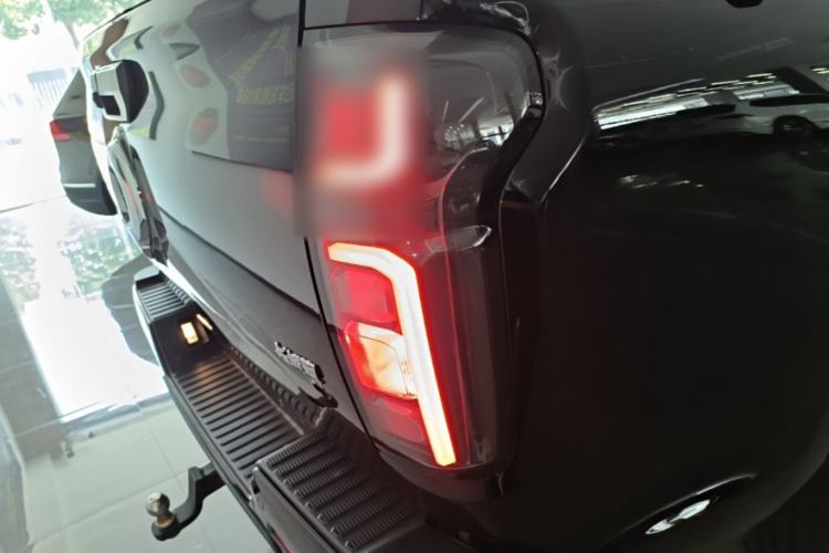 Used Great Wall Poer 2024 2.4T Commercial Version Automatic Diesel Two-Wheel Drive Elite Edition Right Rear Taillight