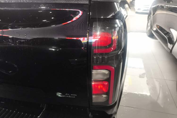 Used Great Wall Poer 2024 2.4T Commercial Version Automatic Diesel 4x4 Elite Edition Right Rear Taillight