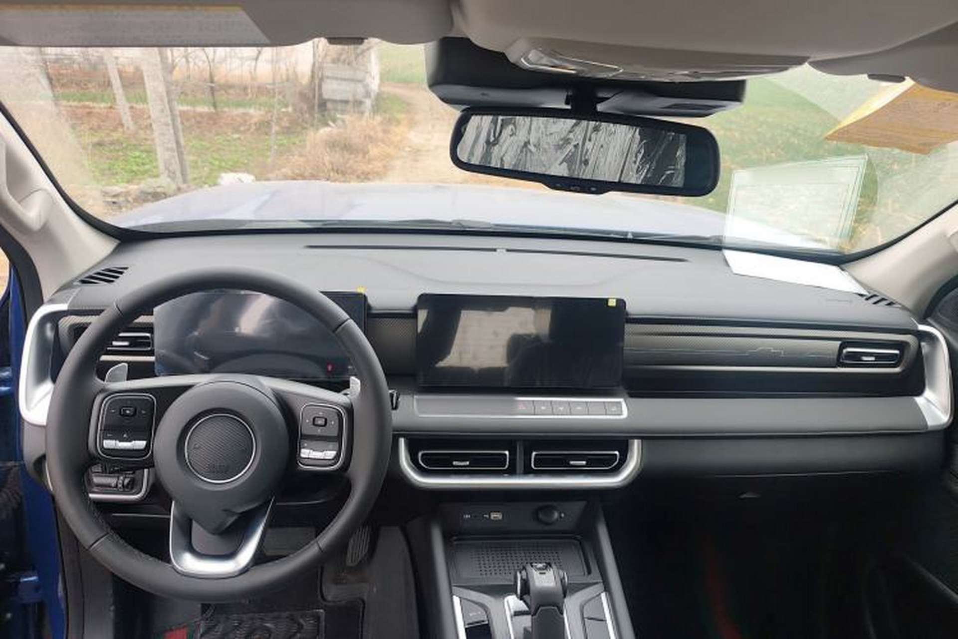 Used Great Wall Poer 2024 2.4T Passenger Version Automatic Diesel Two-Wheel Drive Comfort Edition Center Console