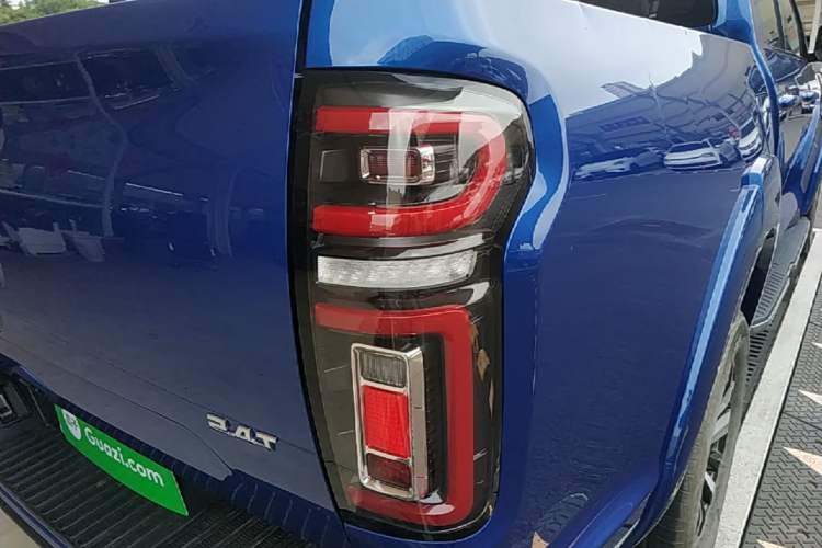 Used Great Wall Poer 2024 2.4T Passenger Version Automatic Diesel 4x4 Comfort Trim Exterior 3