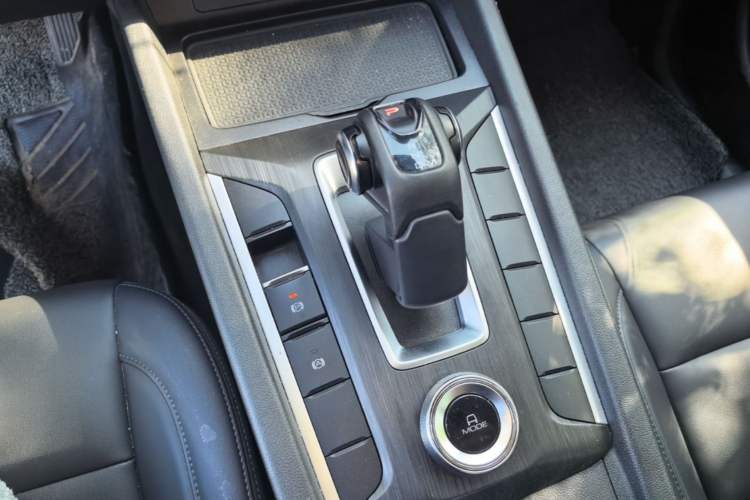 Used Great Wall Poer 2024 2.4T Commercial Version Automatic Diesel Two-Wheel Drive Elite Edition Gear Lever