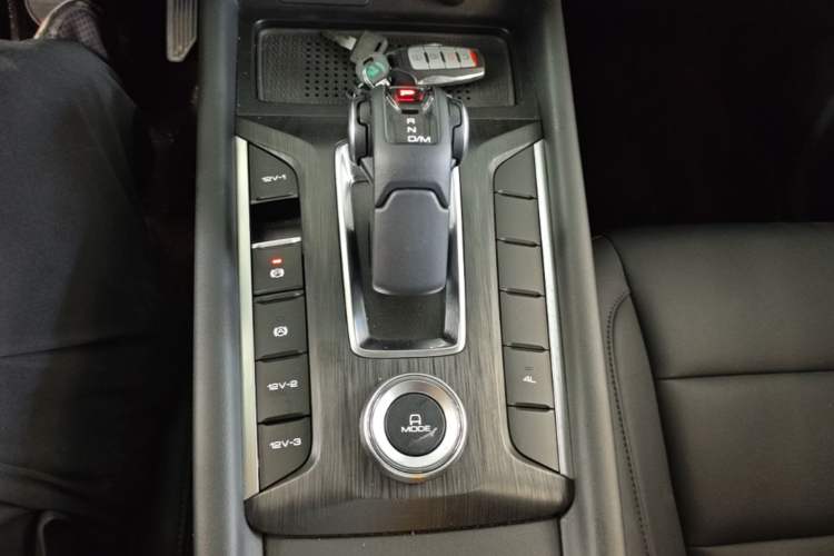 Used Great Wall Poer 2024 2.4T Passenger Version Automatic Diesel 4x4 Comfort Trim Gear Lever